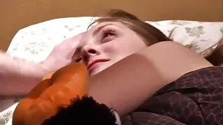 그녀는 다른 포즈로 맥 sex 포로노 맥과 섹스를 즐긴다.
