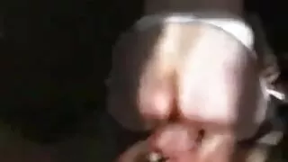 도둑이 돌아 치어 리더 포르노 암말에서 욕실.