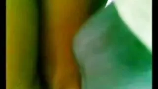 여자 친구는 hd 포르노 인종 간 관계에 종사하고 있습니다.