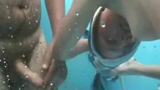 아내는 음악가와 애니메이션 포르노 섹스를하고 있습니다.