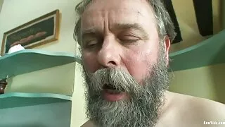 르 루나이 달을 무료 포르노 영화 기다리고 있는 그녀의 왕자를 엿 및 쿠