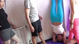 브라질 소녀는 항문 사정 포르노 섹스를 받아들입니다.