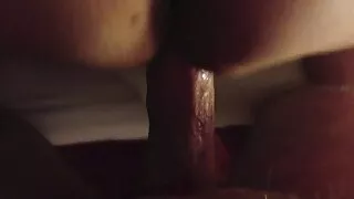 믹 블루는 의붓 딸과 애인의 구멍을 쟁기. 괴물 포르노