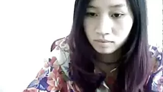 라나 로르가 새끼에게 항복합니다. 무릎 외국 포르노 영화 양말에 섹스.