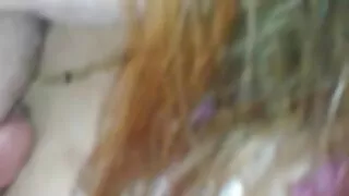한 남자가 구강 성교를 위해 소녀를 부르고 돈을 제공합니다. 쎅스 영화
