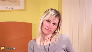그녀는 섹스 그녀의 애인과 흔들어 댄다. 애니메이션 포르노