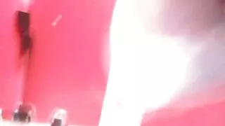 그는 18 치마 포르노 세에 이웃과 함께 타락했습니다.