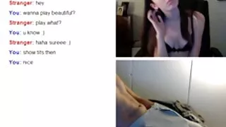 여자 친구가 끝나고 젖은 보지를 문지르고 청바지 포르노 있습니다.
