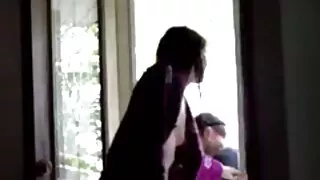 갈색 머리는 레즈비언 섹스를 우선시합니다. 애니메이션 포르노