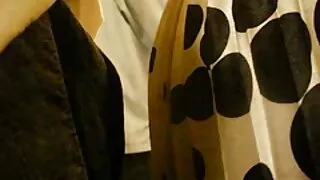 스트립 무삭제 포르노 영화 후 다리를 벌리십시오.